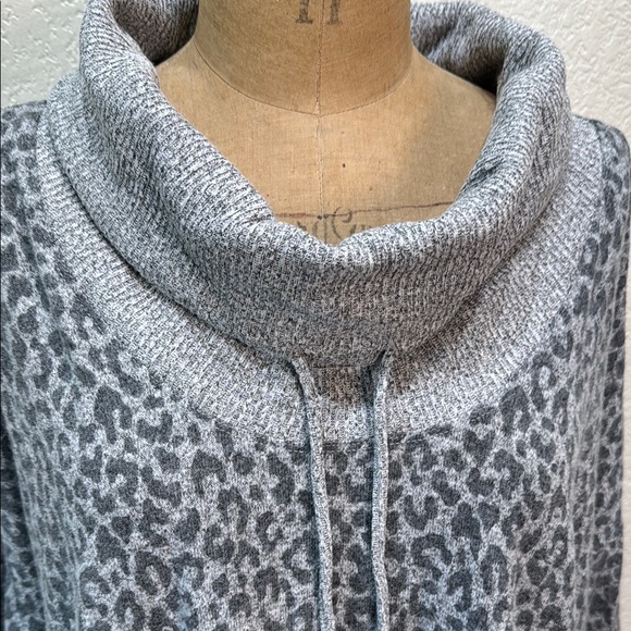 Ruby Rd. Charcoal Women 3X Grey Animal Print Cowl Neck Long Sleeve‎ Sweater NWT - Picture 2 of 12